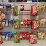 デンマークのスーパーに並ぶ日本のお菓子